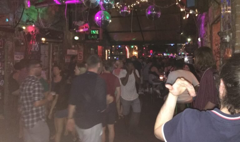 Budapest Ruin Bars- szimpla kert budapest